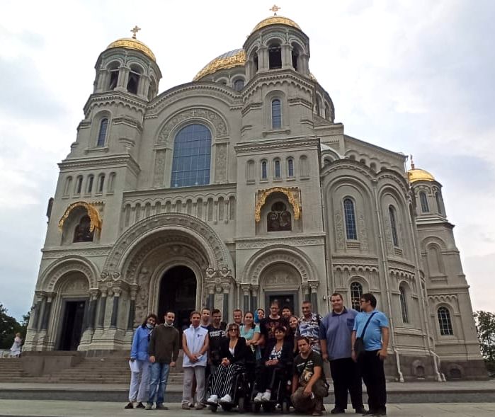 Экскурсионная поездка молодых инвалидов МГО ВОИ в Санкт-Петербург