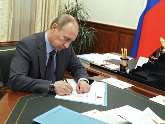 Владимир Путин подписал закон о доступной среде для инвалидов 
