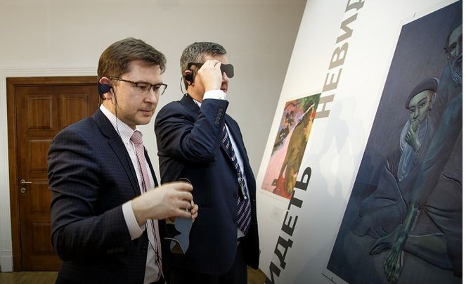 Увидеть невидимое: в Казани открылась выставка картин для незрячих