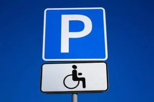 Проводится опрос о правах инвалидов на бесплатную парковку транспортных средств